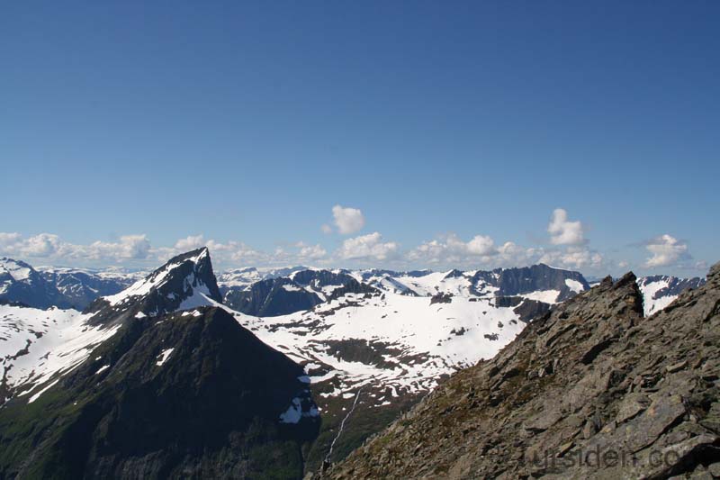Middagshornet (1318m)