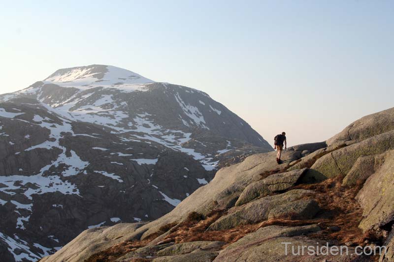 Englafjell i bakgrunnen